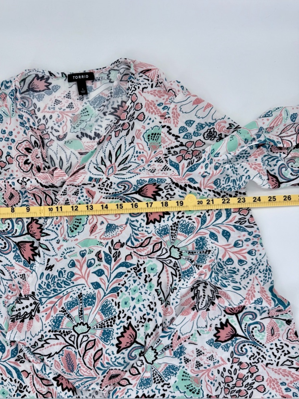 Torrid Gauze Roll Tab Sleeve Open Front Paisley Kimono Size 1 Plus Size - Picture 7 of 8